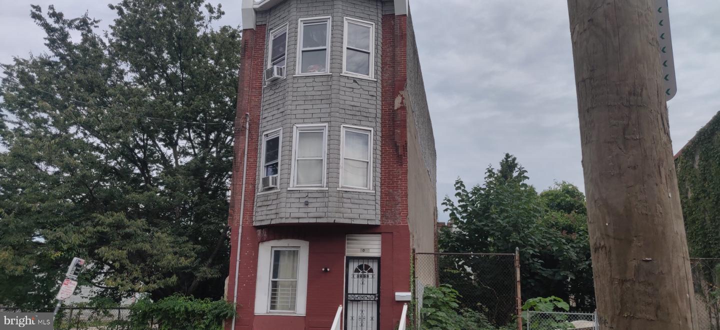 3039 W York St — photo