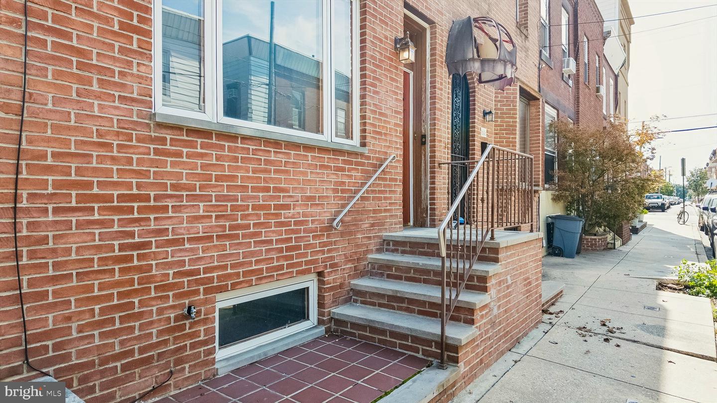 2141 S Hicks St — photo