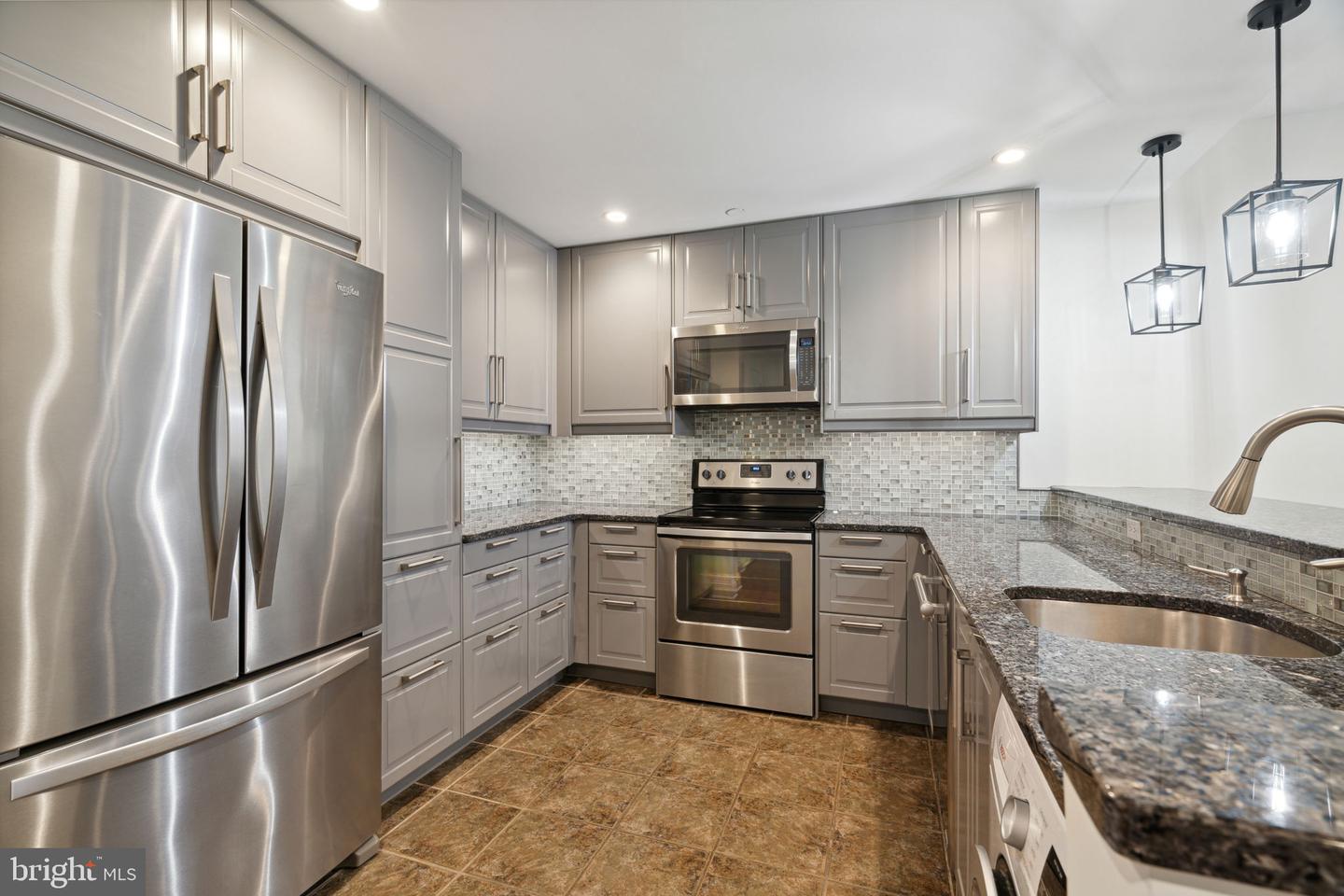 111 S 15th St #2108 — photo