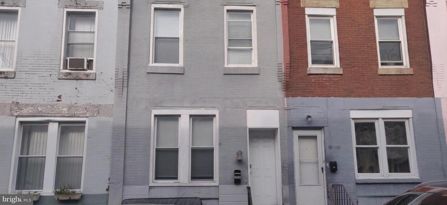 2542 N Cleveland St — photo