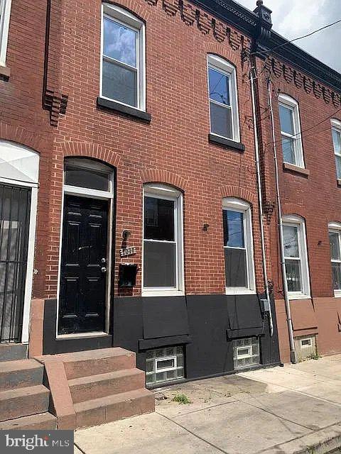 2077 E Orleans St — photo