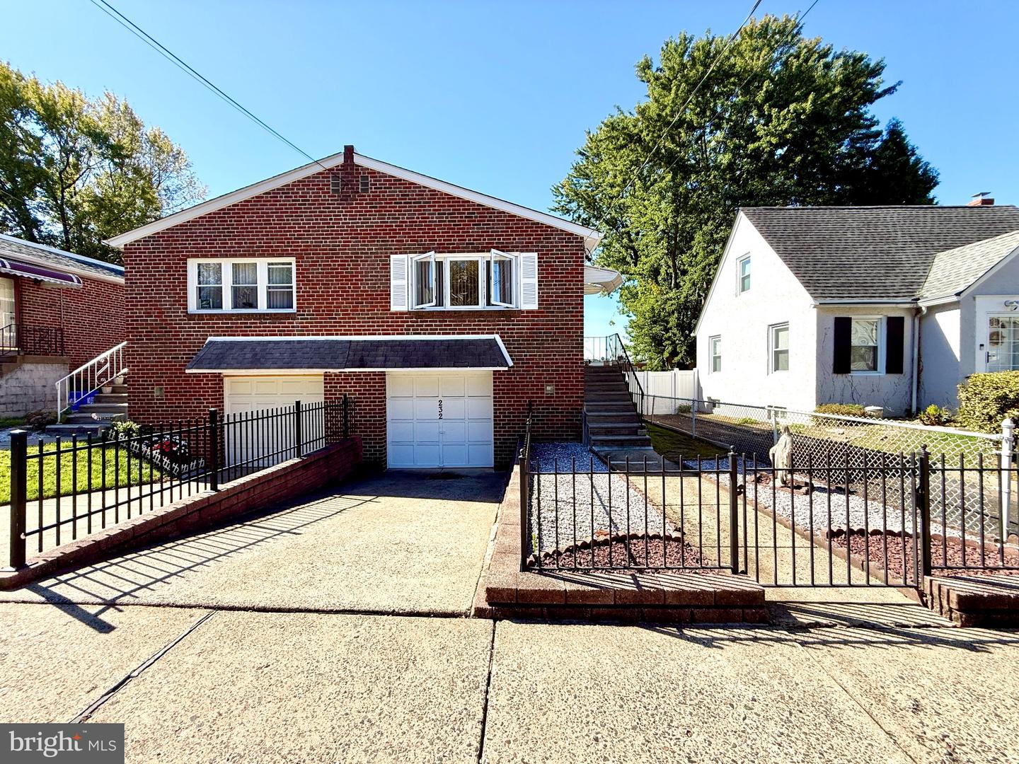 232 Robbins St — photo