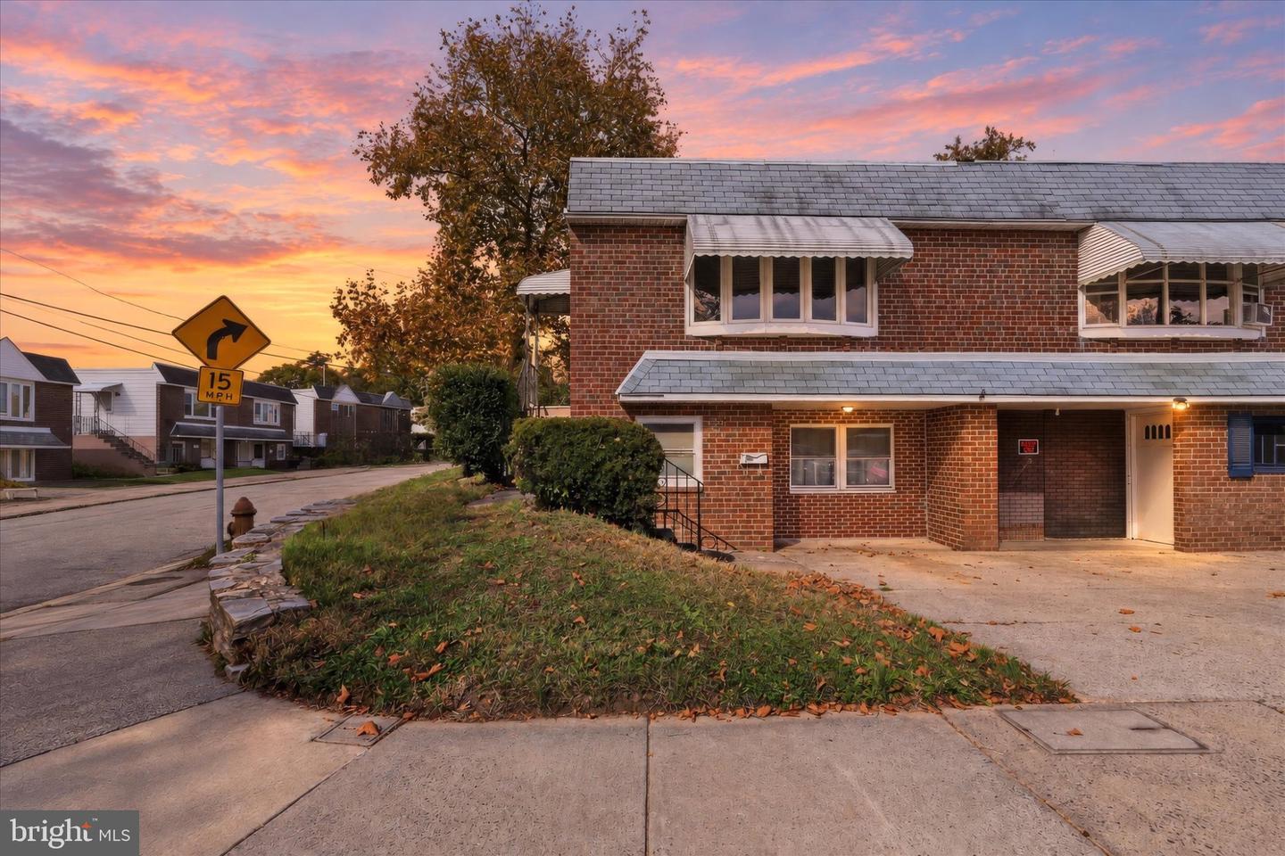 391 Parlin Pl — photo
