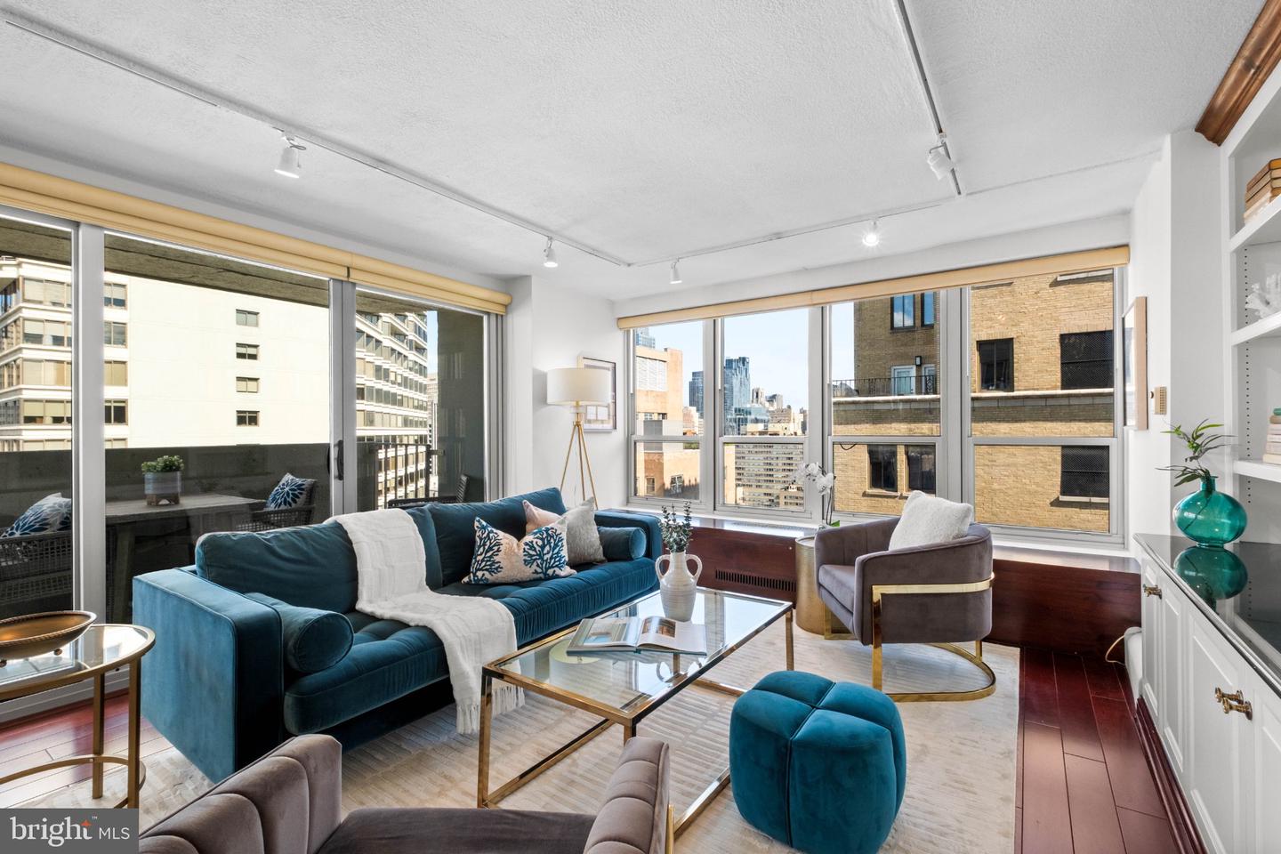 224-26 W Rittenhouse Sq #3016 — photo