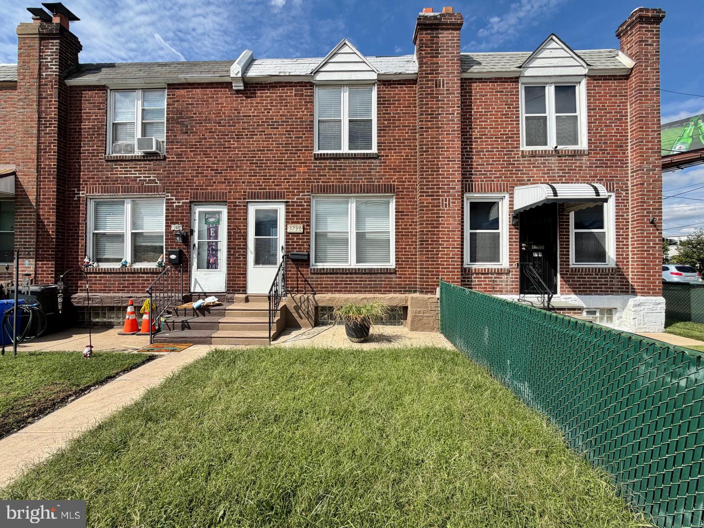 3796 Richmond St — photo