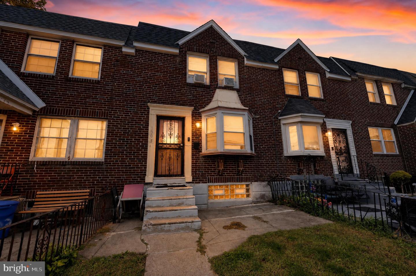 1305 E Weaver St — photo