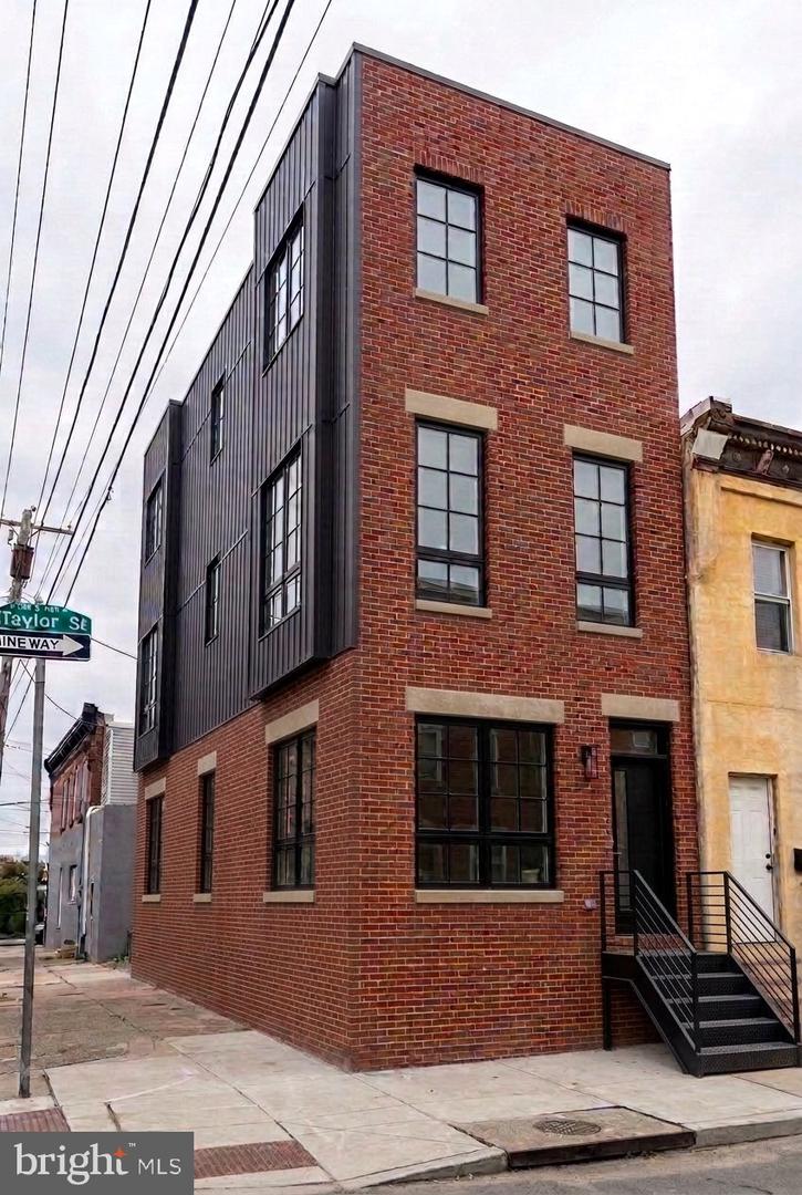 1601 S Taylor St — photo
