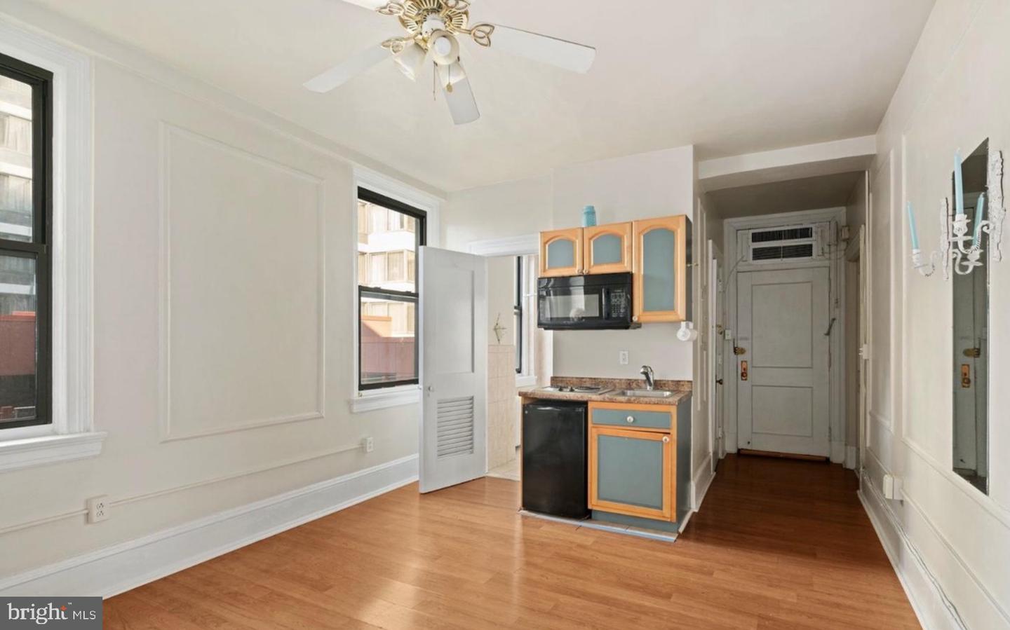1324 Locust St #619 — photo