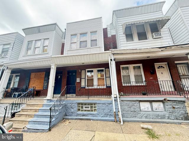 2248 E Monmouth St — photo