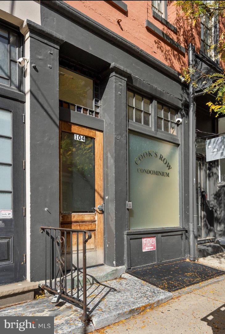 104 N 2nd St #204 — photo