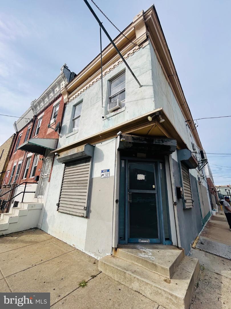 915 Snyder Ave — photo