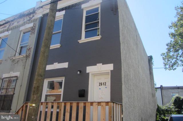 2612 W Seltzer St — photo