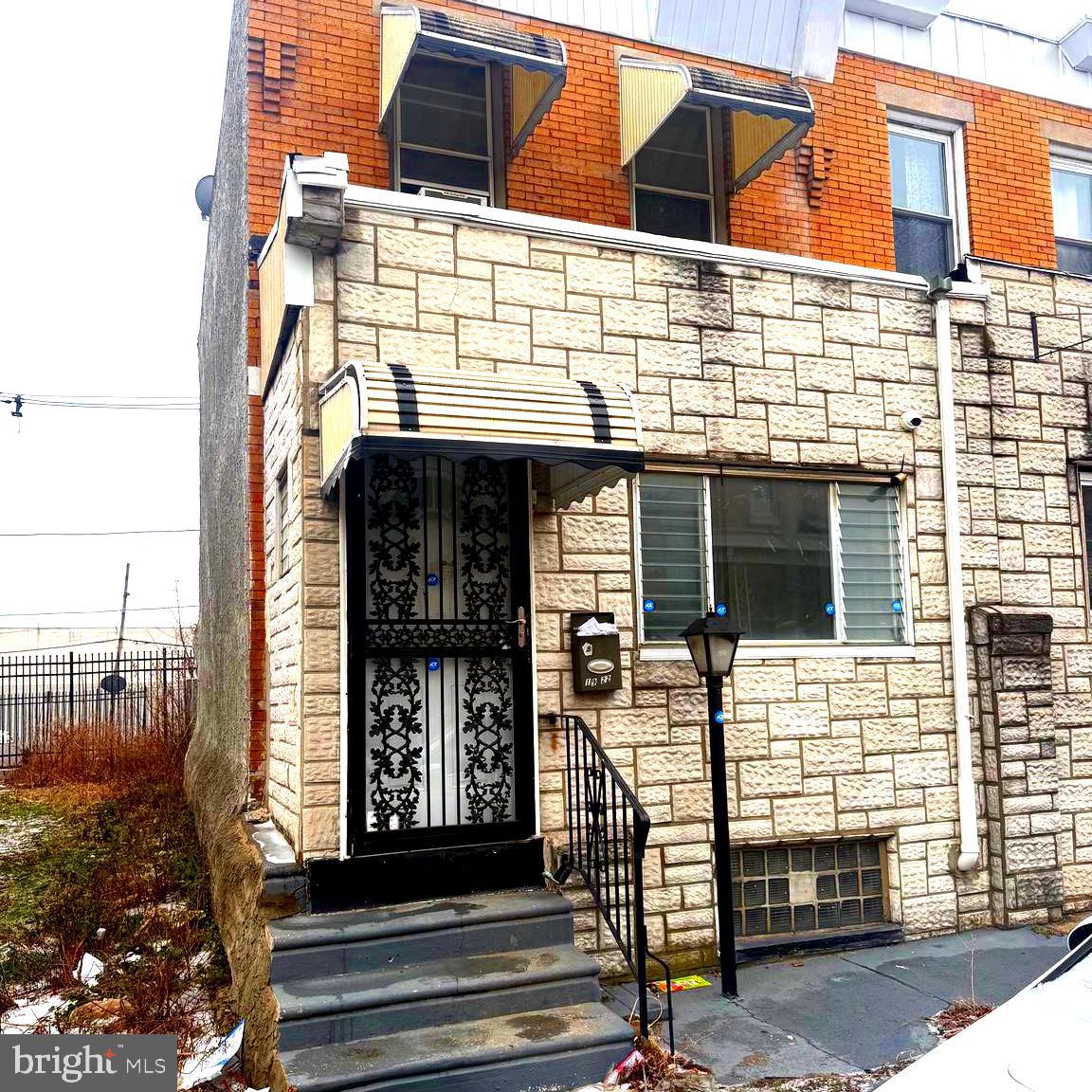 1922 Auth St — photo