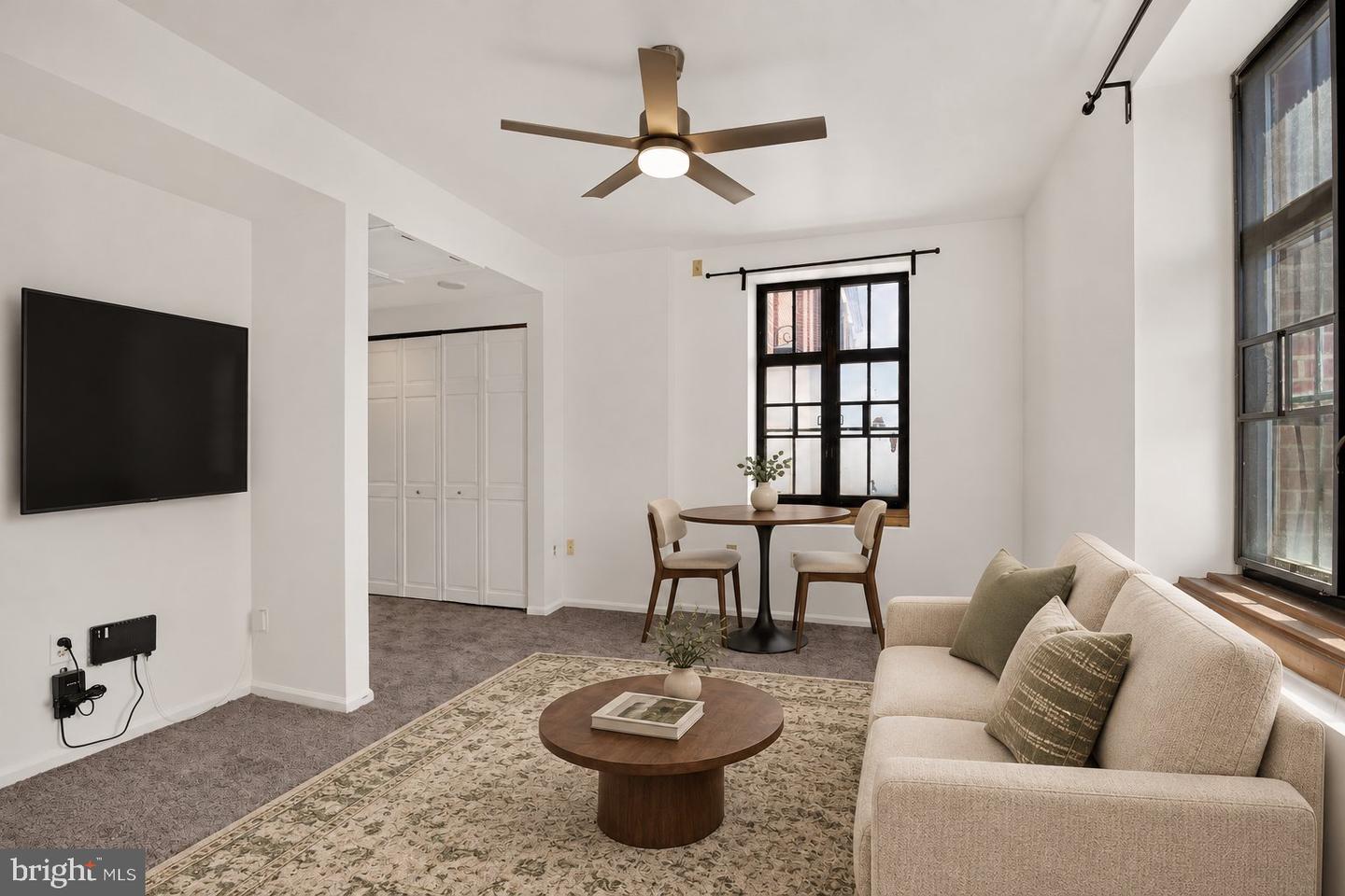 1601 Spring Garden St #501 — photo