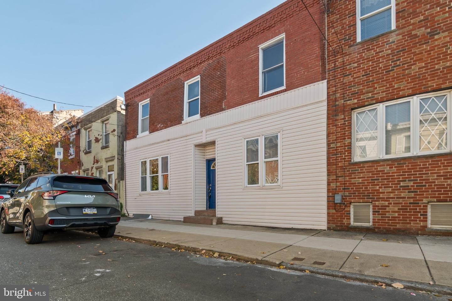 2637 1/2 - 2639 E Thompson St — photo