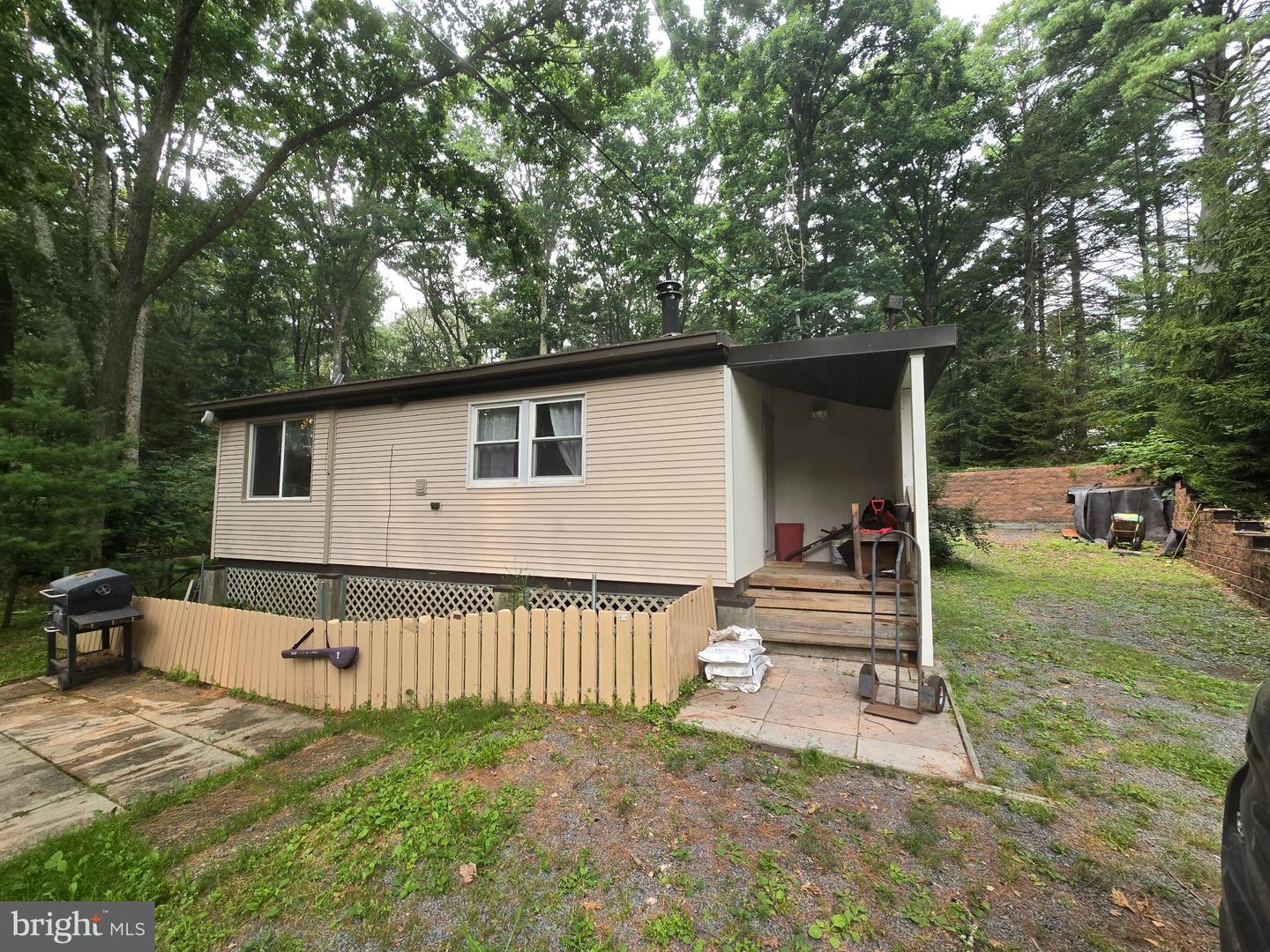 100 Grace Rd — photo