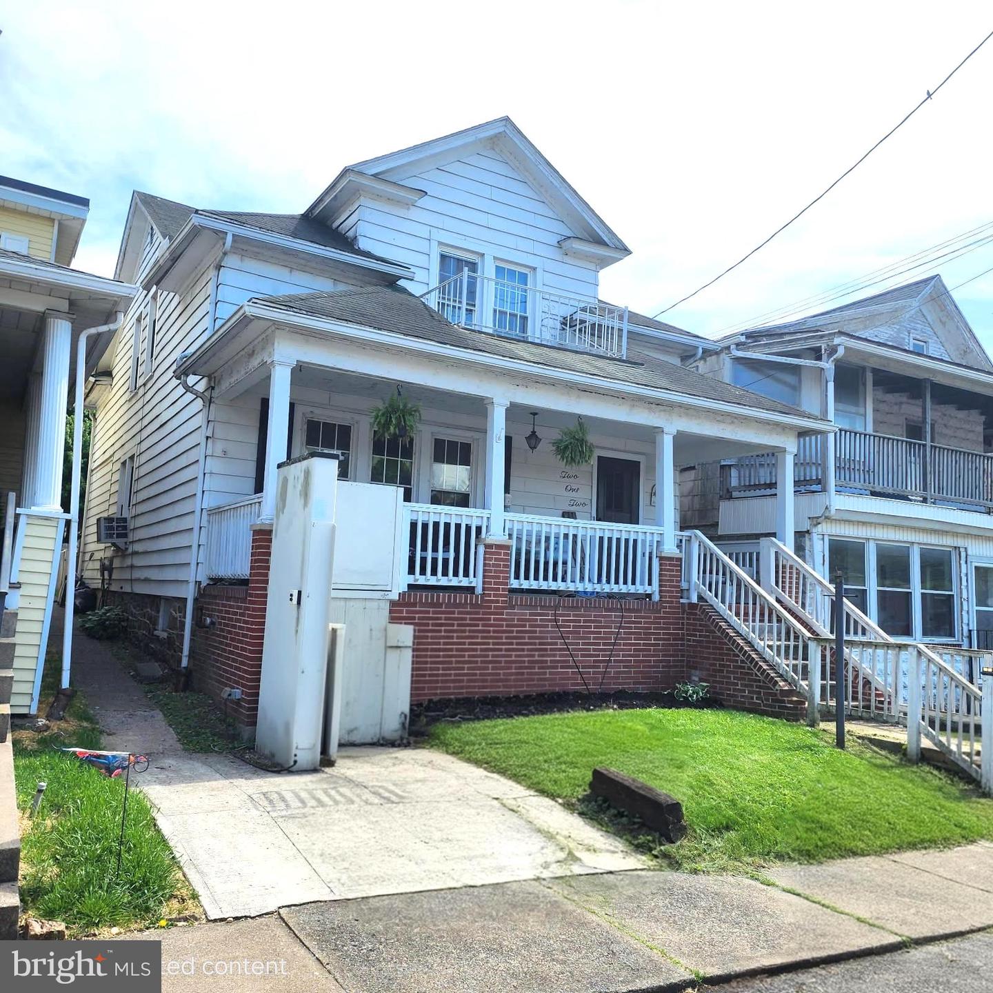 212 E Sunbury St — photo