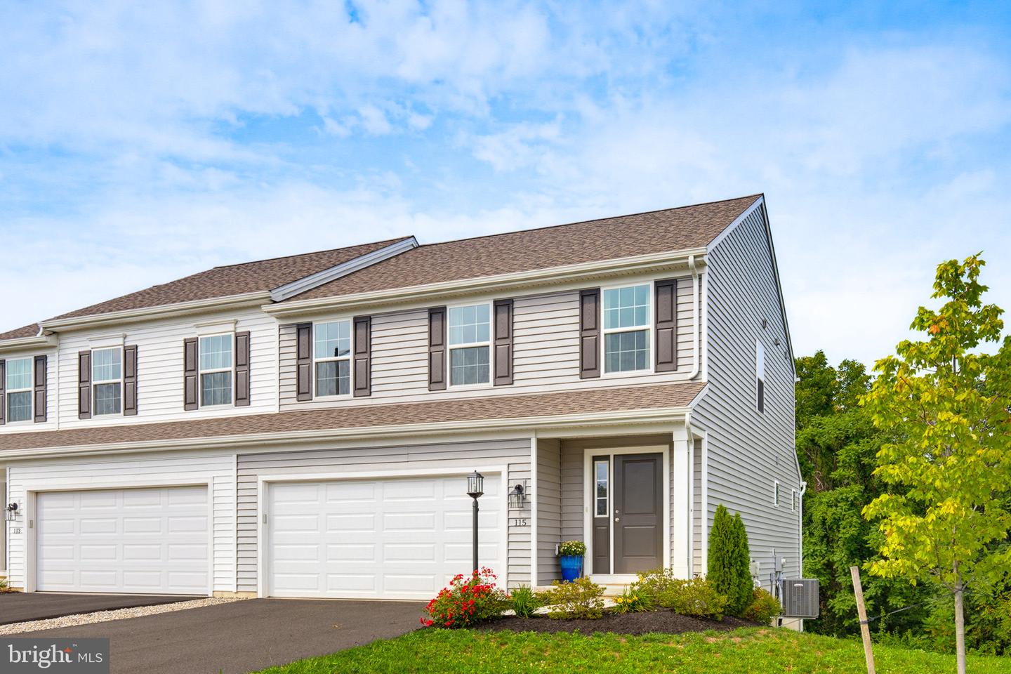 115 Easton Dr — photo