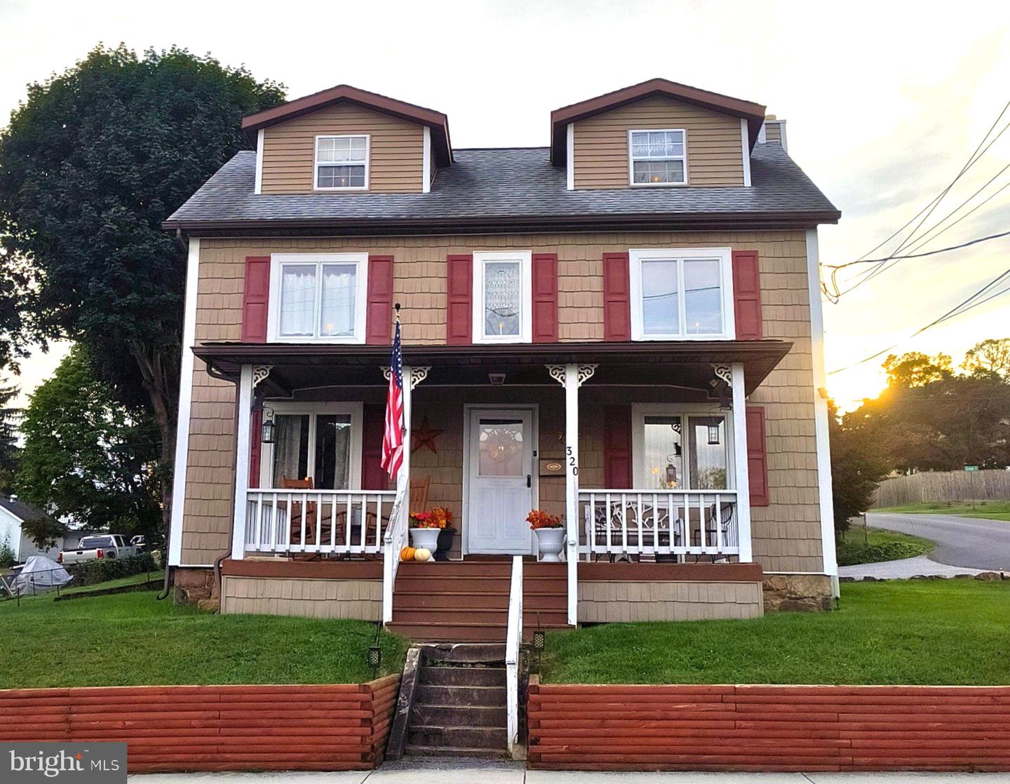 320 Myrtle Ave — photo