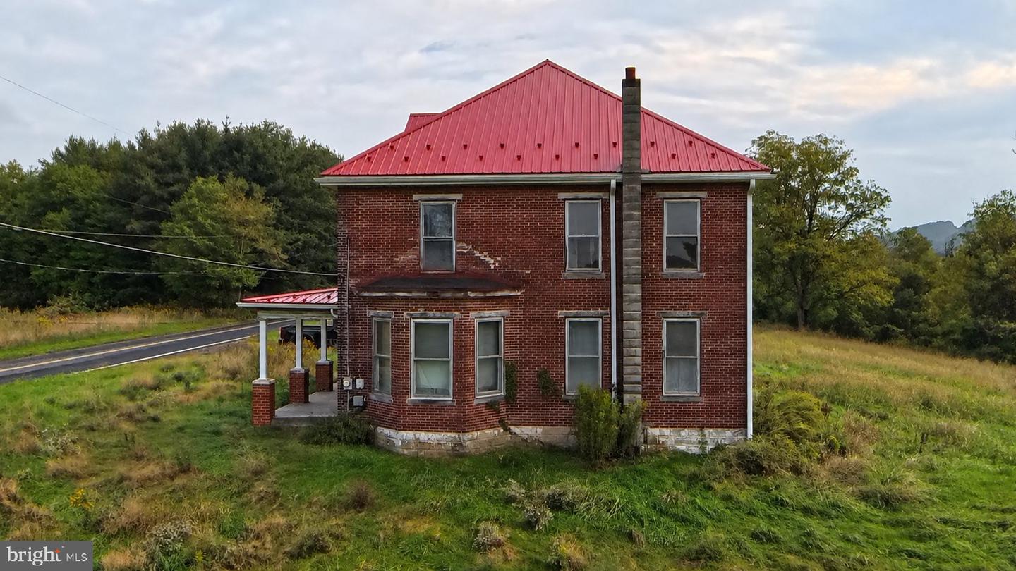 397 Pine Grove Rd — photo