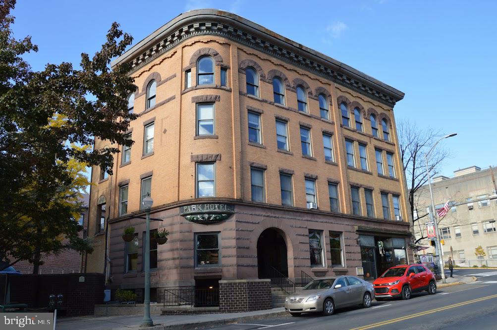 315 N Centre St — photo