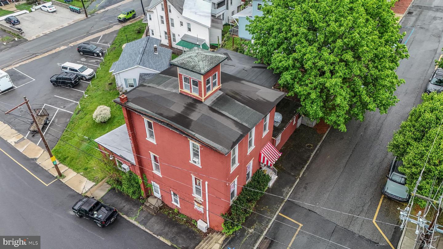 300 Lafayette St — photo