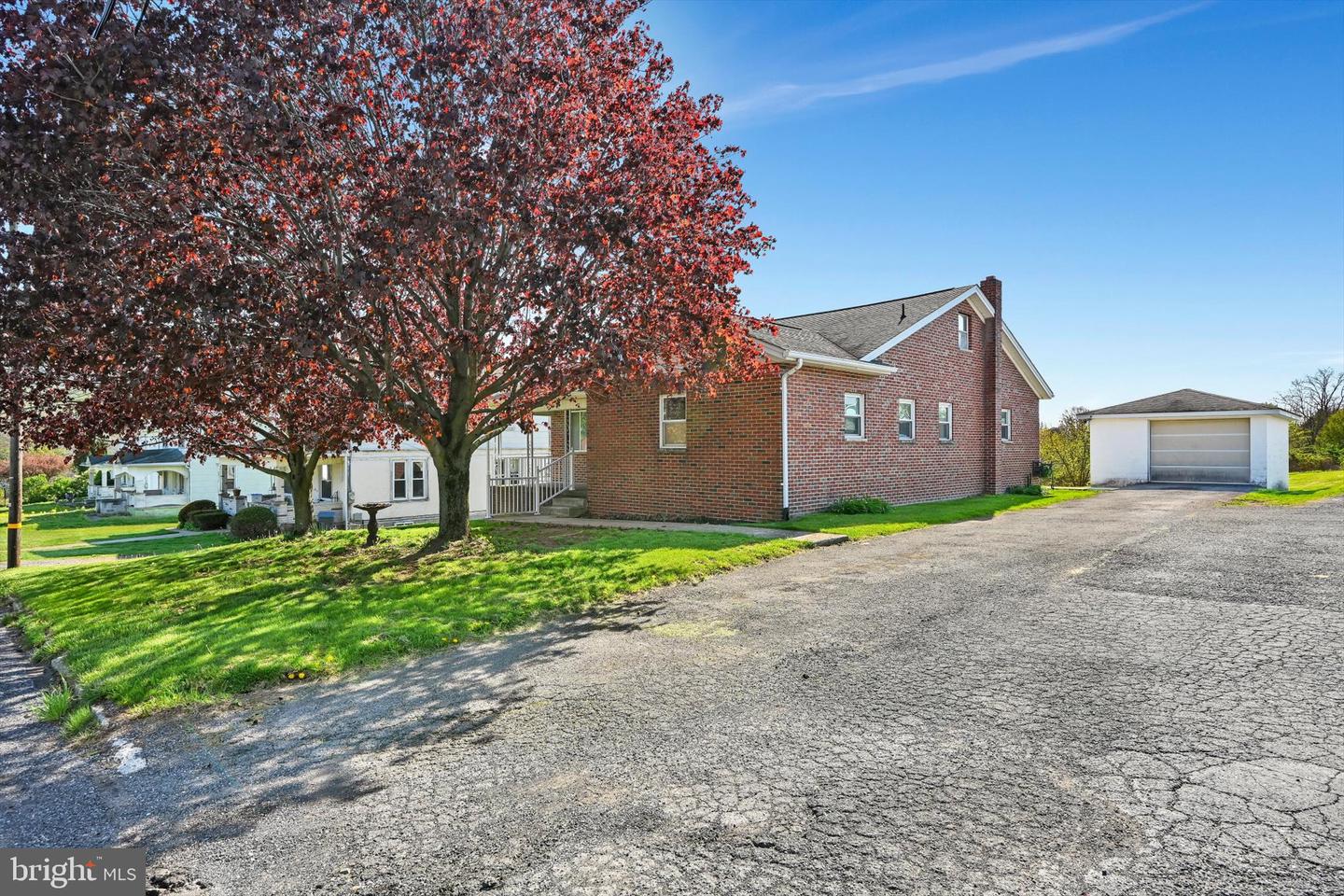 305 S Good Spring Road, Hegins, PA 17938 — photo 2