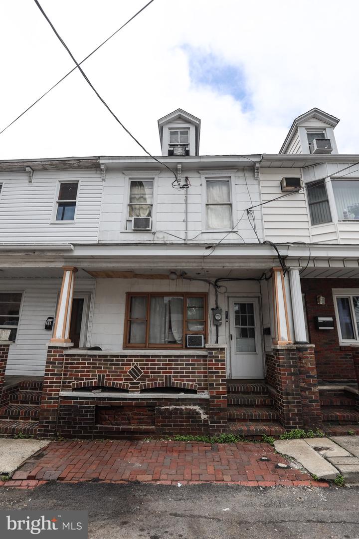 13 Lewis St — photo