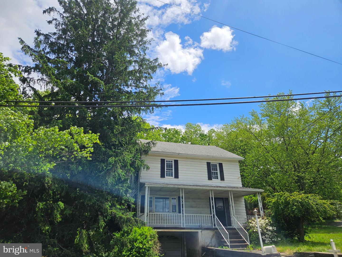 689 Barnesville Dr — photo