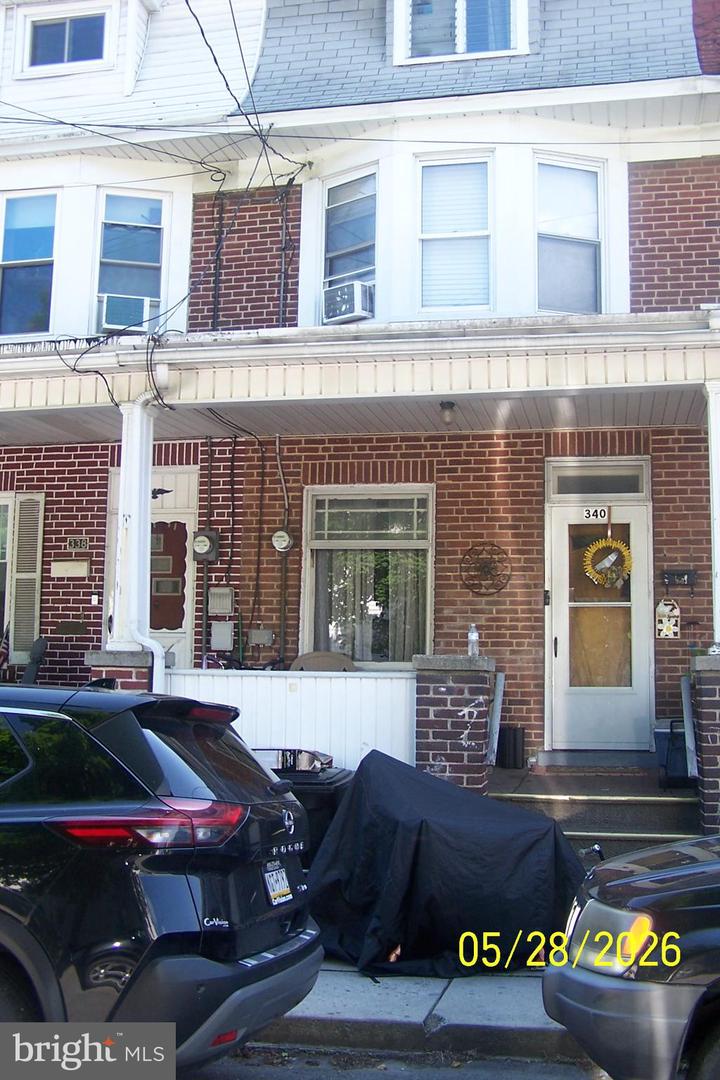 340 Clark St — photo