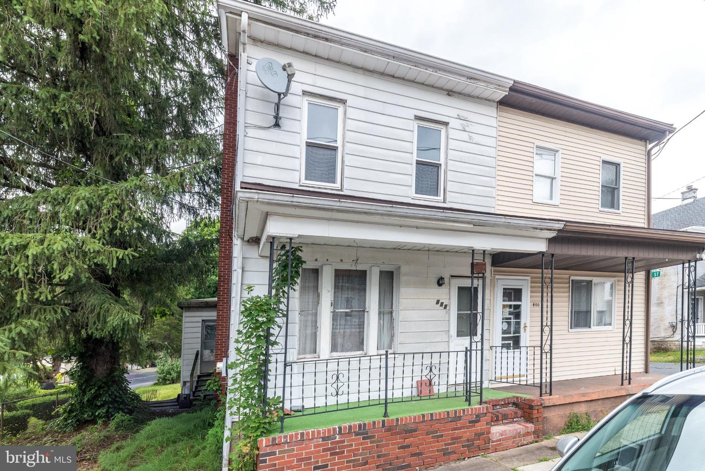 402 Hobart St — photo