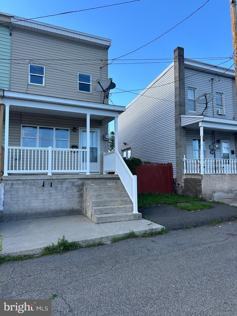 531 W Howard St — photo