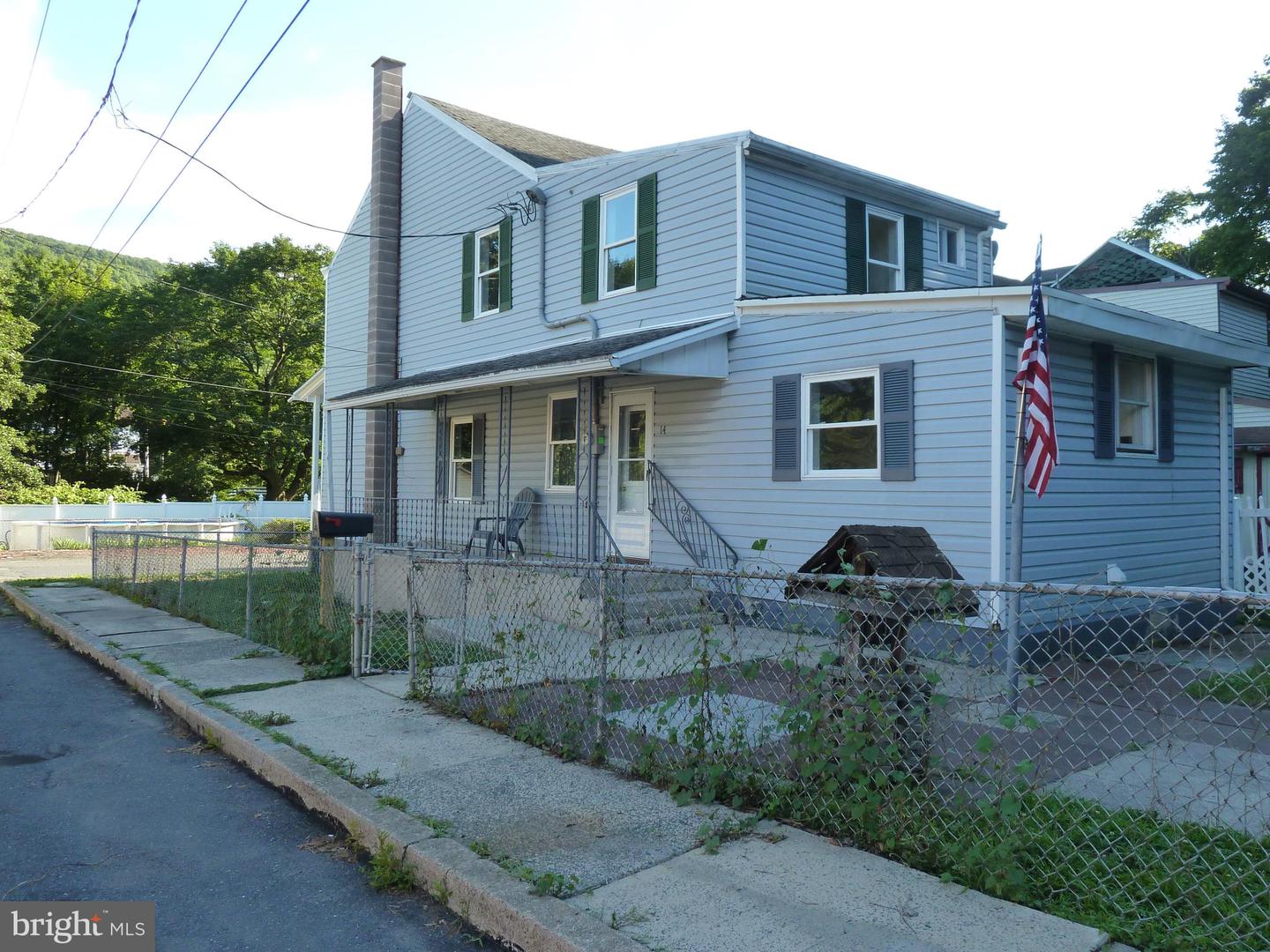 14 N Line St — photo
