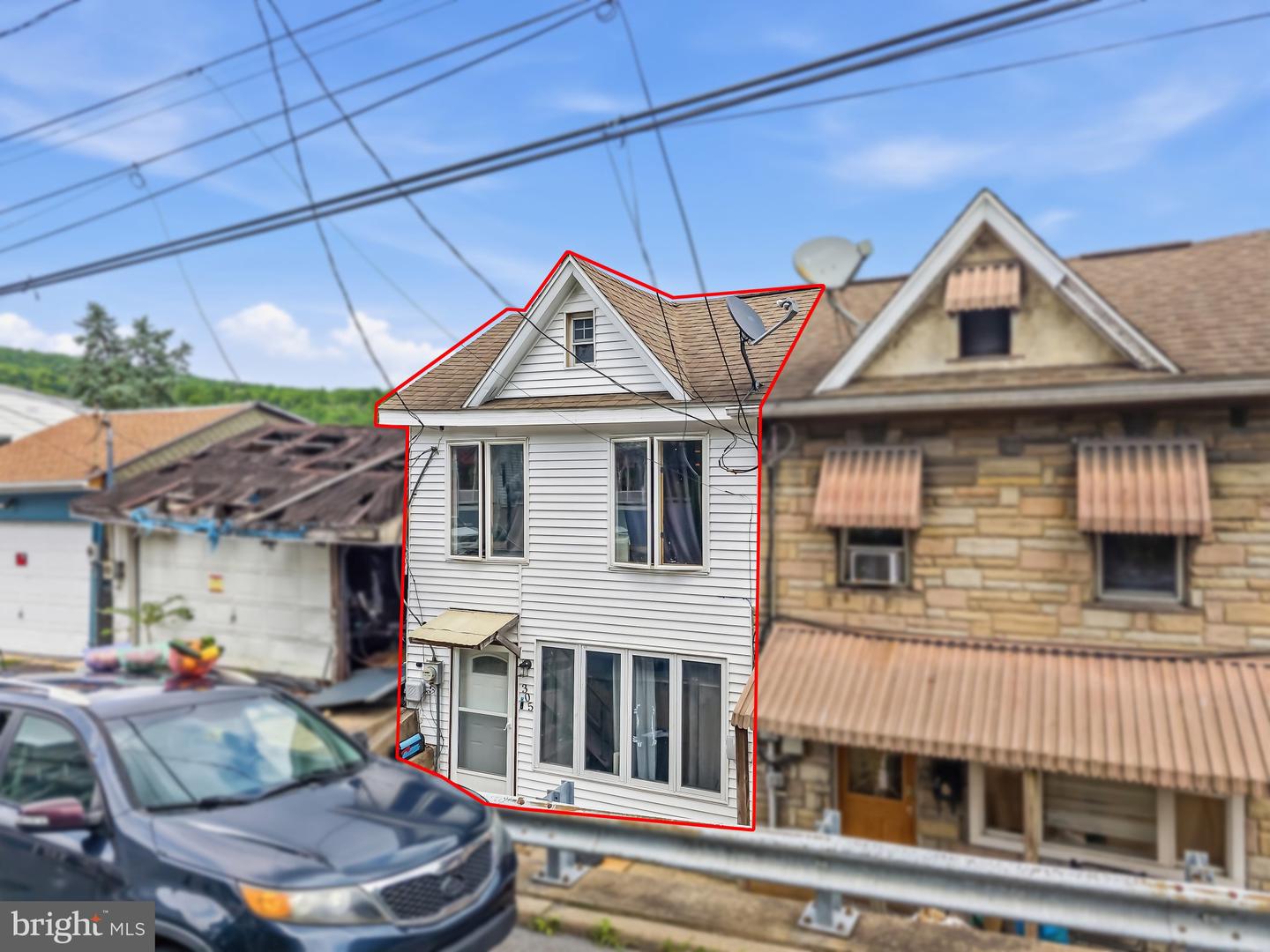 305 W Washington St — photo