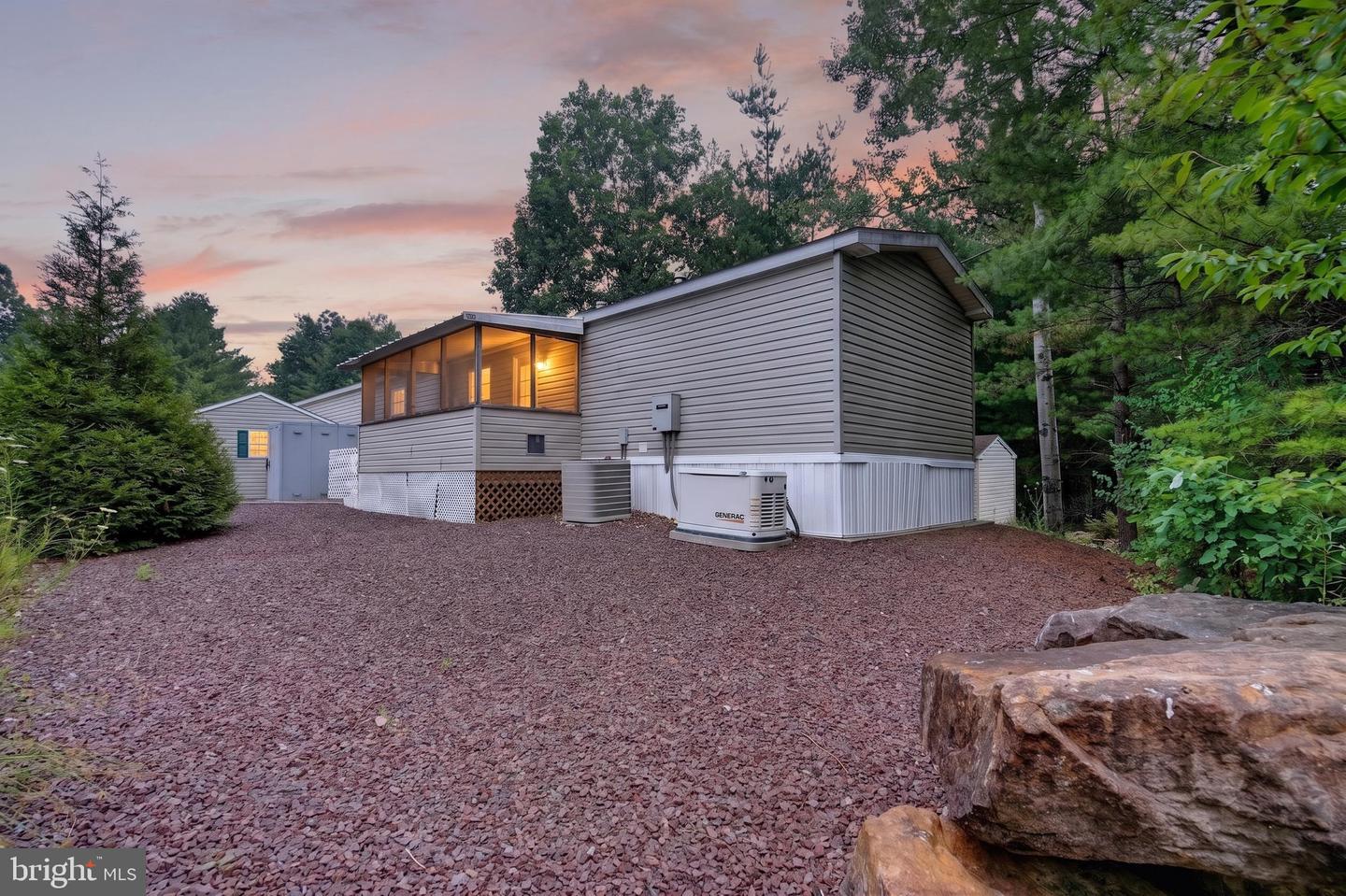 224 Hope Dr — photo