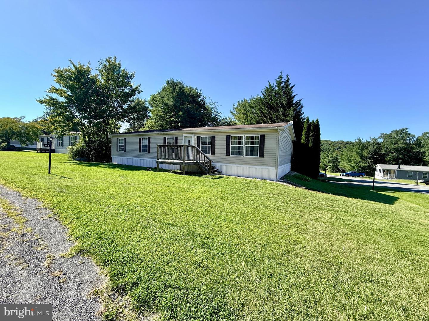 255 Angel Dr — photo