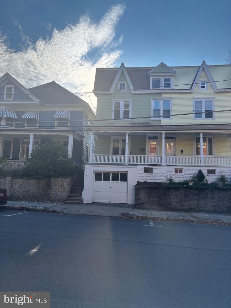 212 N Warren St — photo