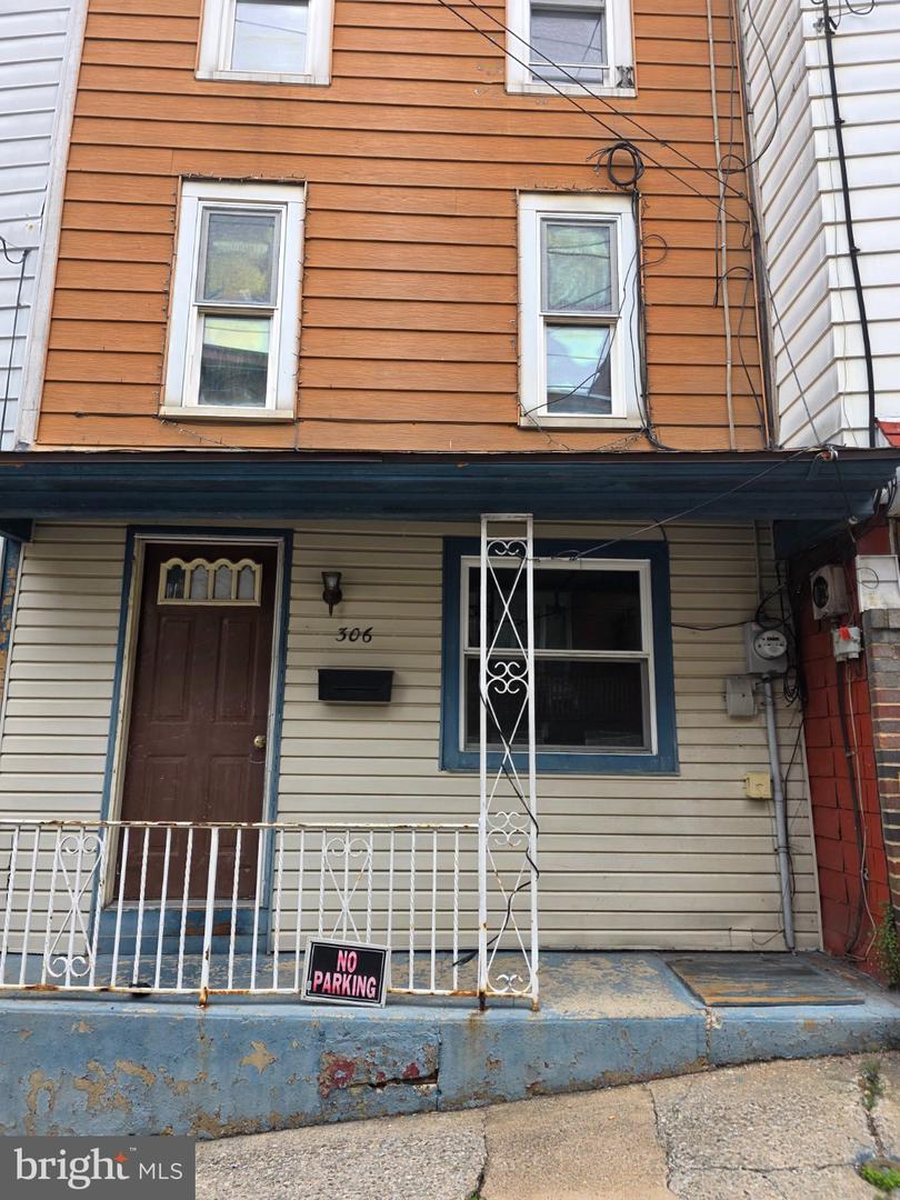 306 S 2nd St — photo