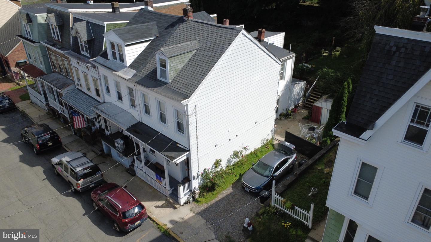 1229 W Norwegian St — photo