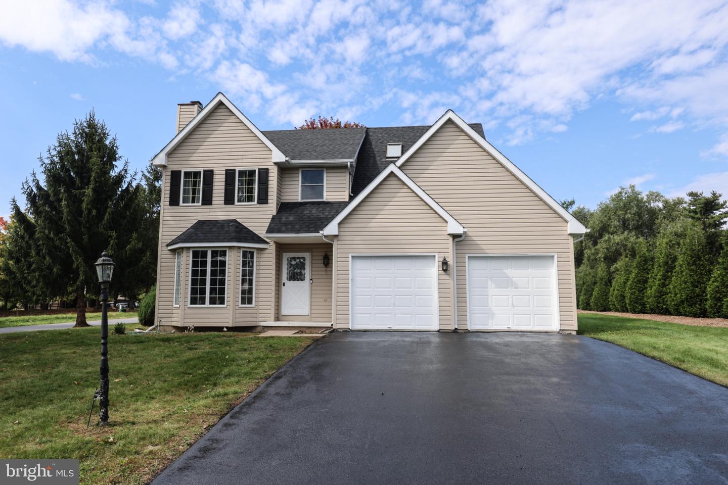 1015 Willow Dr — photo