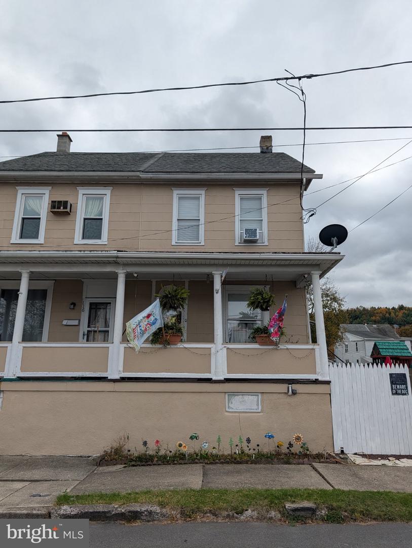118 W High St — photo