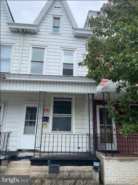 17 W Walnut St — photo
