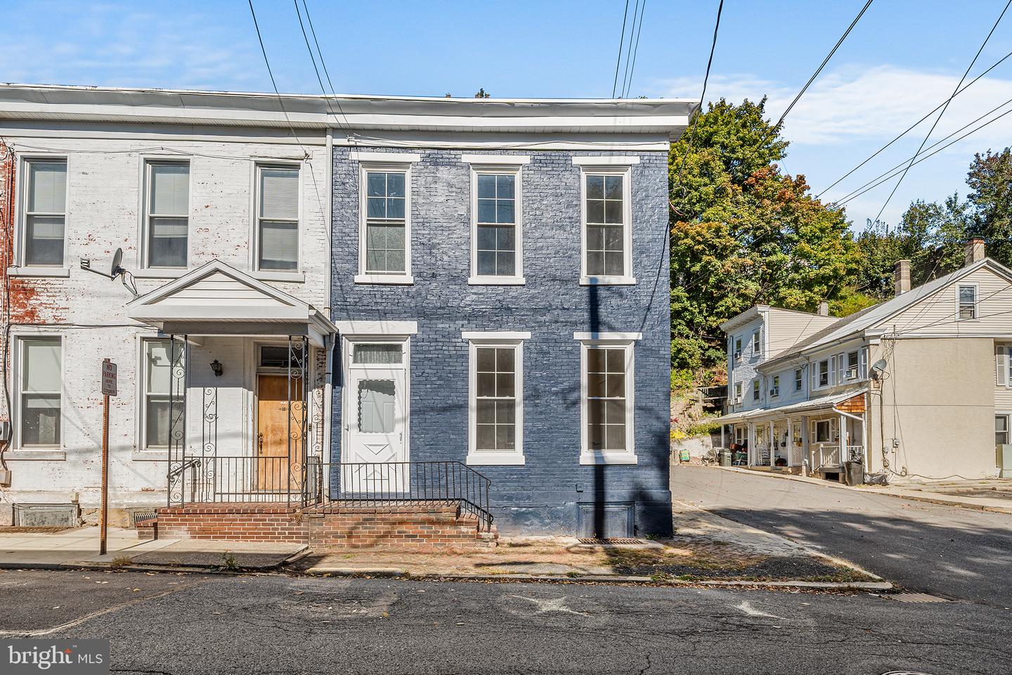400 W Arch St — photo