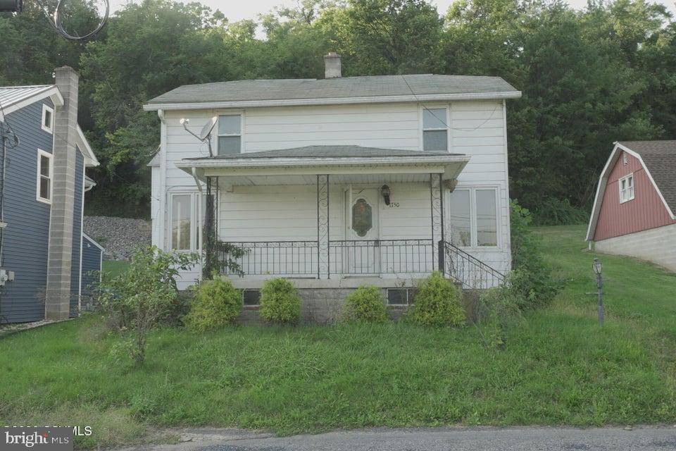 1750 Main St — photo