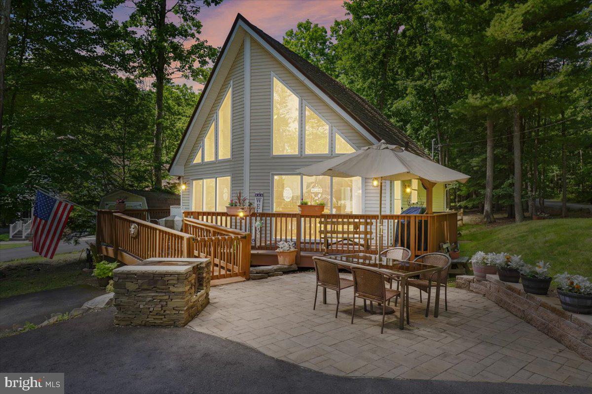 6 Lakeside Dr — photo