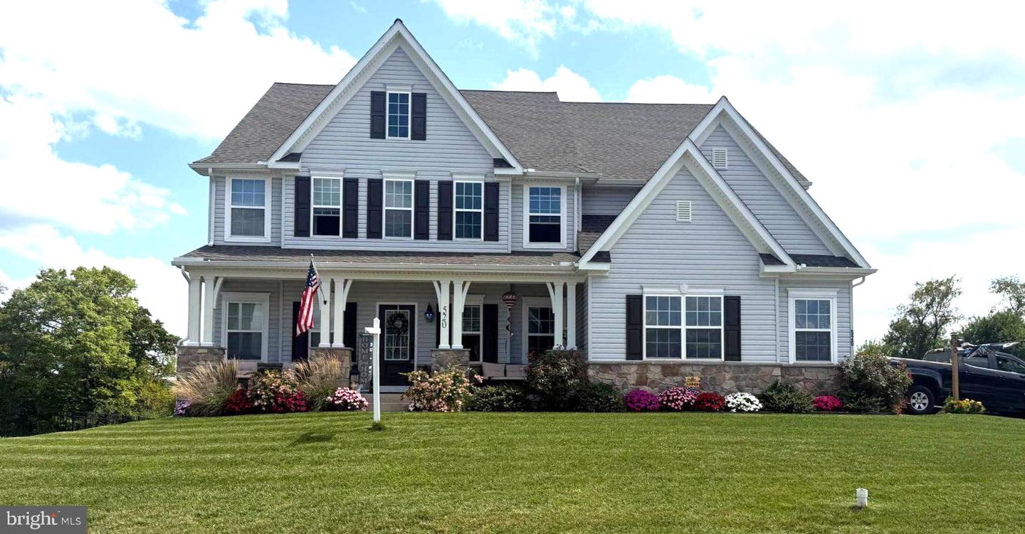 520 Darrow Rd — photo