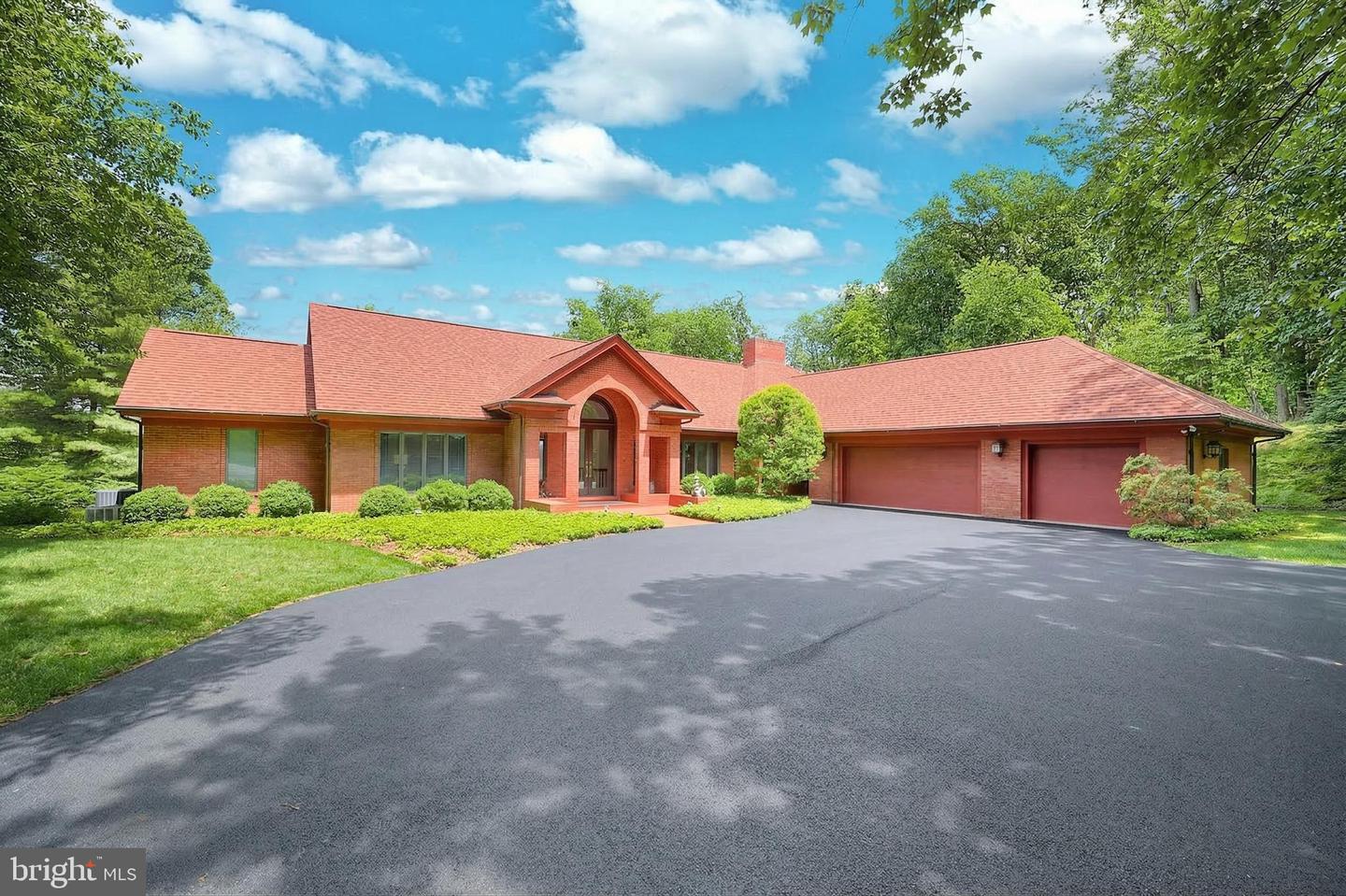 174 Springhouse Lane, Spring Grove, PA 17362 — photo 2