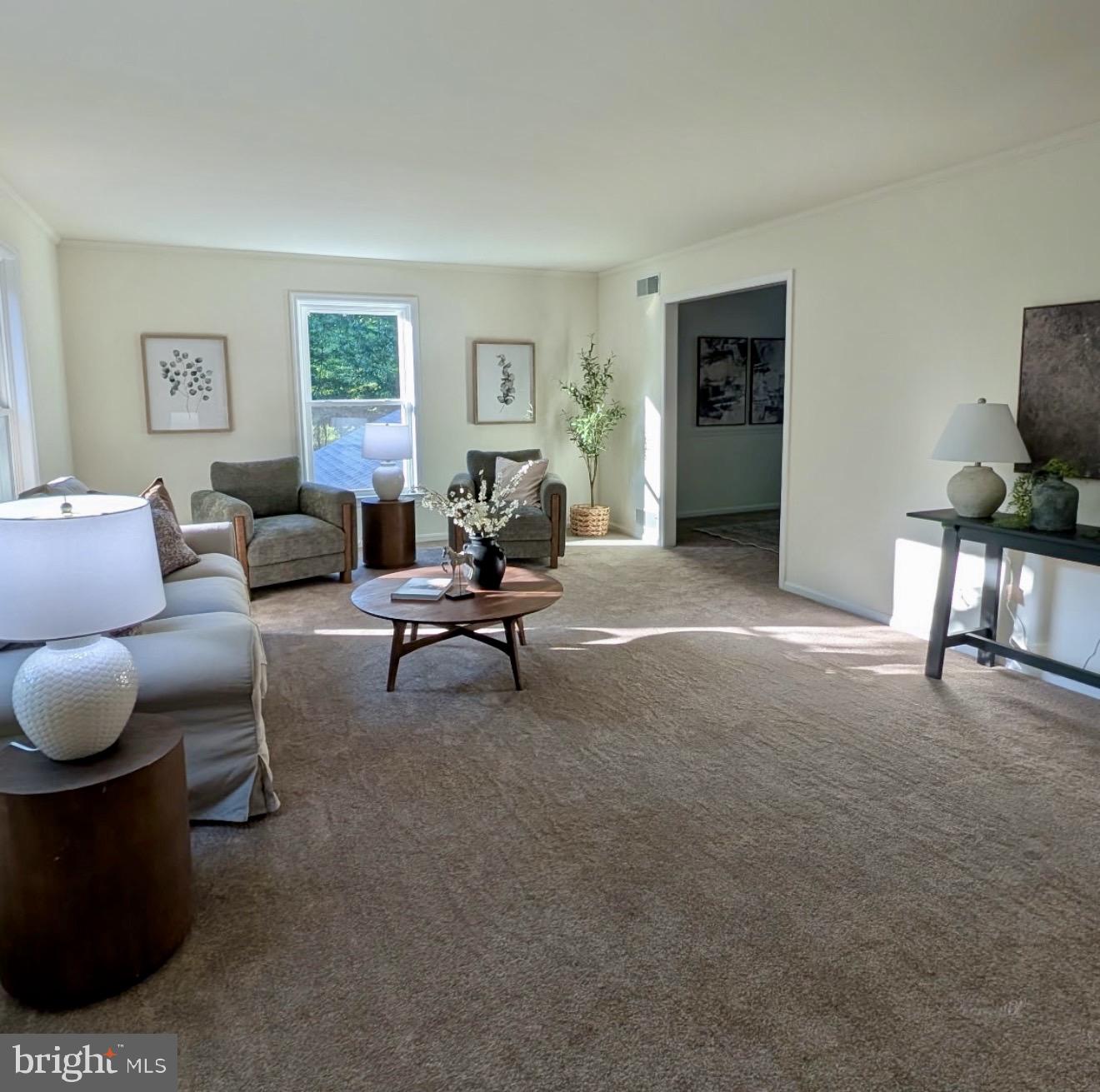 11 Pine Tree Dr — photo