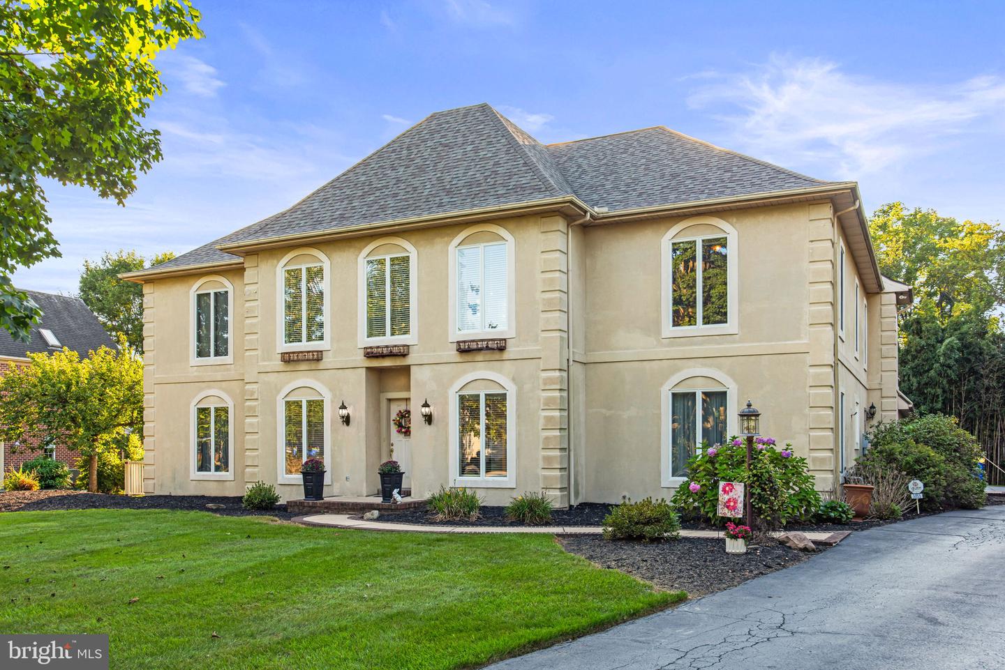 1055 Wetherburn Dr — photo