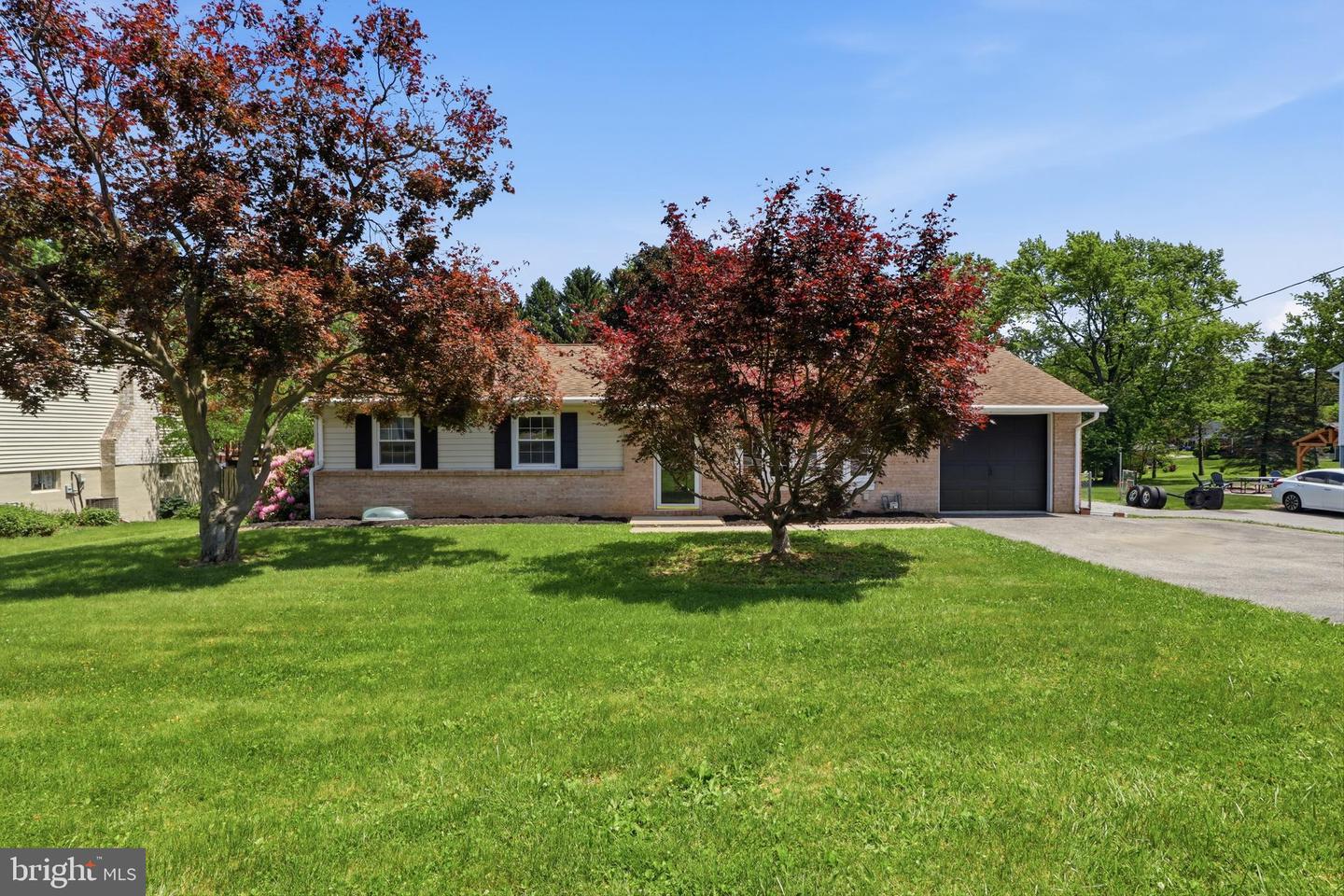 1825 POWDER MILL ROAD, YORK PA 17402